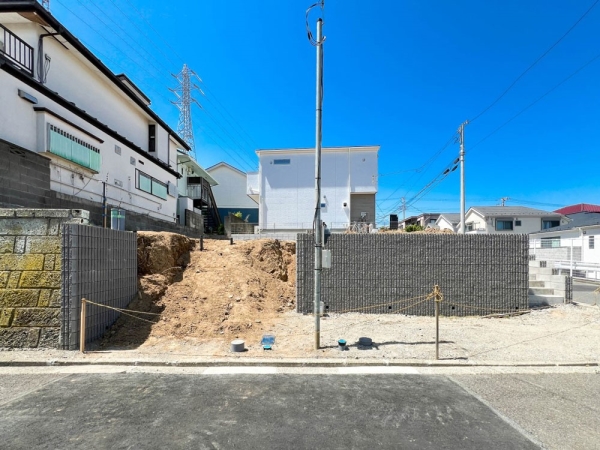 横浜市南区中里４丁目　新築一戸建て