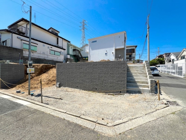 横浜市南区中里４丁目　新築一戸建て