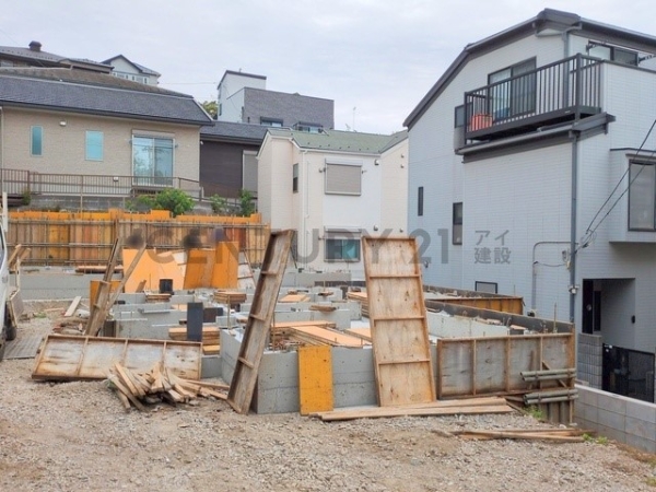 横浜市西区元久保町　新築一戸建て
