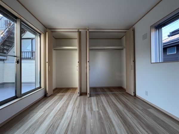 横浜市西区元久保町　新築一戸建て