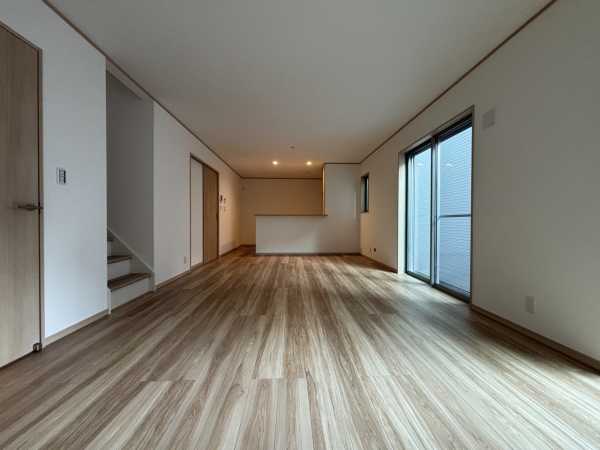 横浜市西区元久保町　新築一戸建て