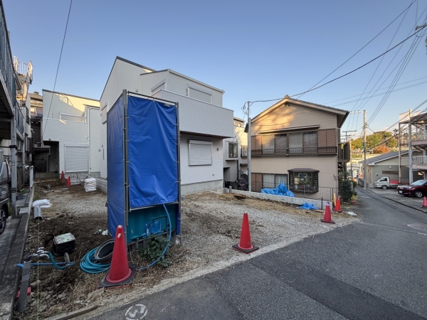 横浜市西区元久保町　新築一戸建て