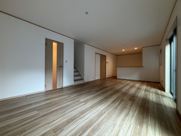 横浜市西区元久保町　新築一戸建て