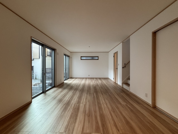 横浜市西区元久保町　新築一戸建て