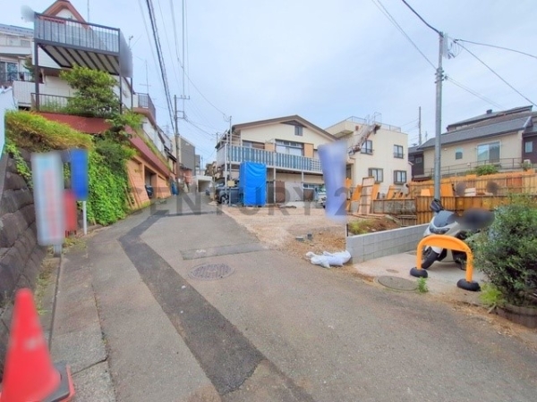 横浜市西区元久保町　新築一戸建て