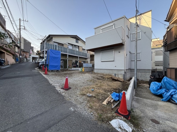 横浜市西区元久保町　新築一戸建て