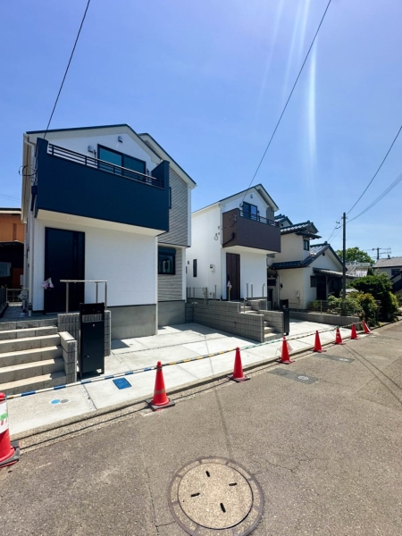 横浜市神奈川区三ツ沢上町　新築一戸建て