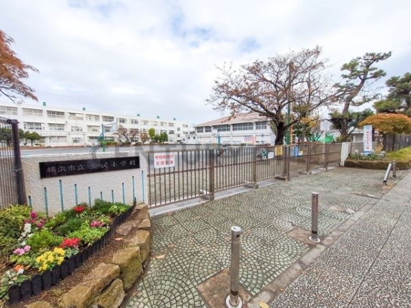 横浜市金沢区町屋町　新築一戸建て(横浜市立金沢小学校)