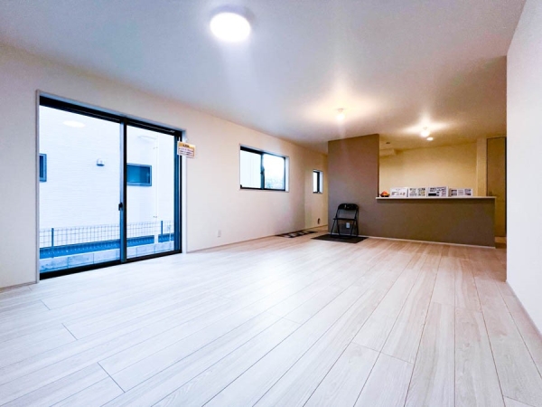 横浜市金沢区六浦３丁目　新築一戸建て