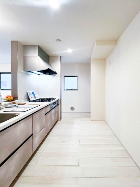 横浜市金沢区六浦３丁目　新築一戸建て