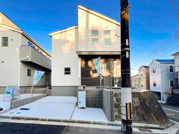 横浜市金沢区六浦３丁目　新築一戸建て