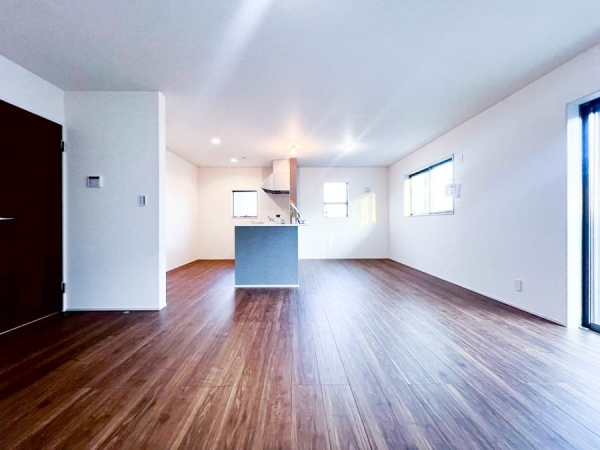 横浜市金沢区六浦３丁目　新築一戸建て