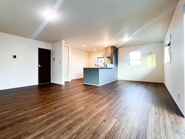 横浜市金沢区六浦３丁目　新築一戸建て