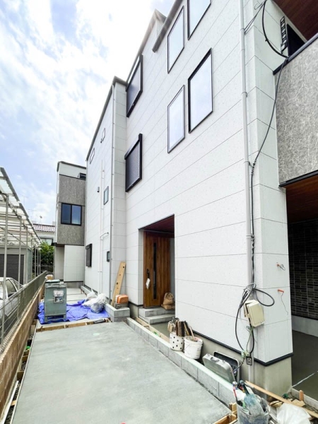 川崎市中原区丸子通２丁目　新築一戸建て