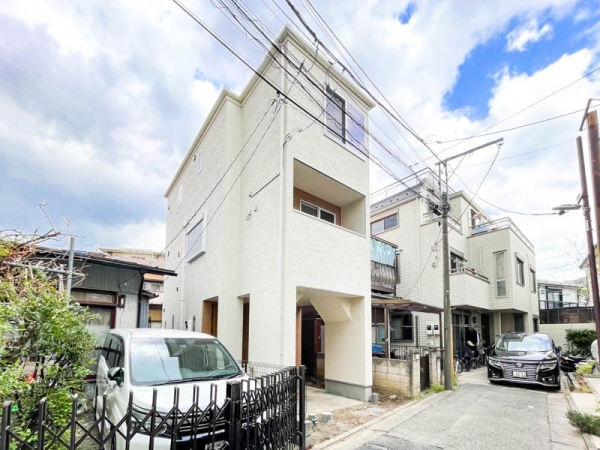 川崎市幸区東小倉　新築一戸建て