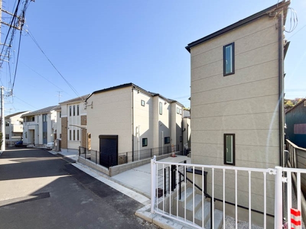 横浜市中区簑沢　新築一戸建て