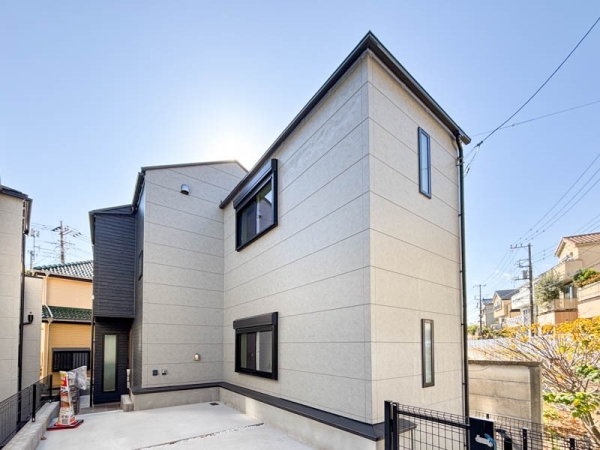 横浜市中区簑沢　新築一戸建て