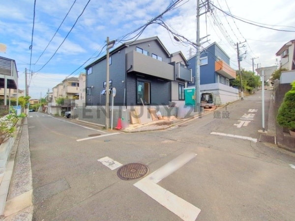 横浜市南区中里４丁目　新築一戸建て
