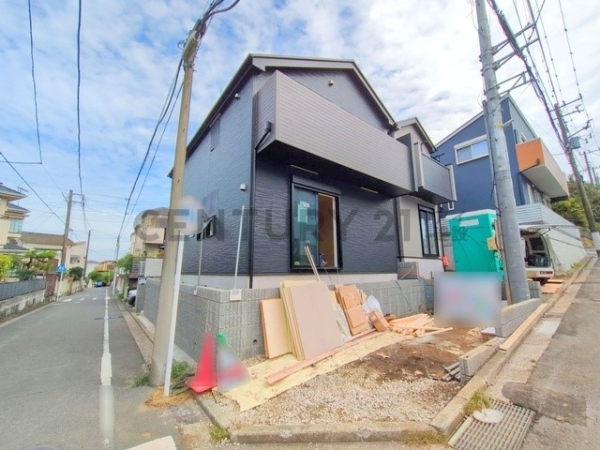 横浜市南区中里４丁目　新築一戸建て