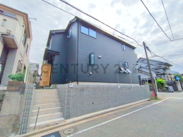 横浜市南区中里４丁目　新築一戸建て