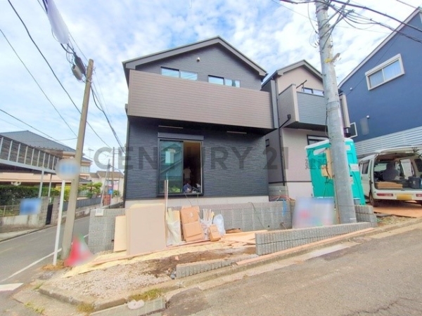 横浜市南区中里４丁目　新築一戸建て