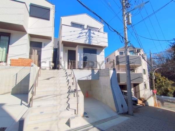 川崎市中原区井田３丁目　新築一戸建て