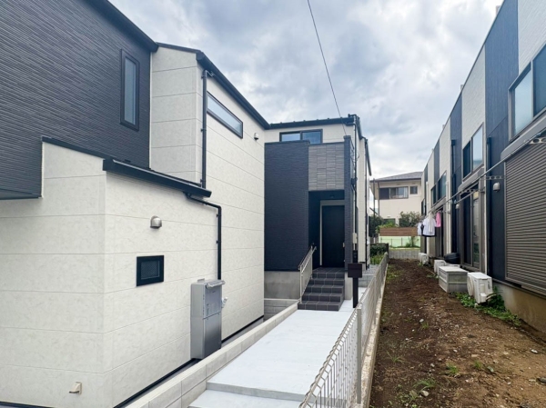 横浜市中区本郷町３丁目　新築一戸建て