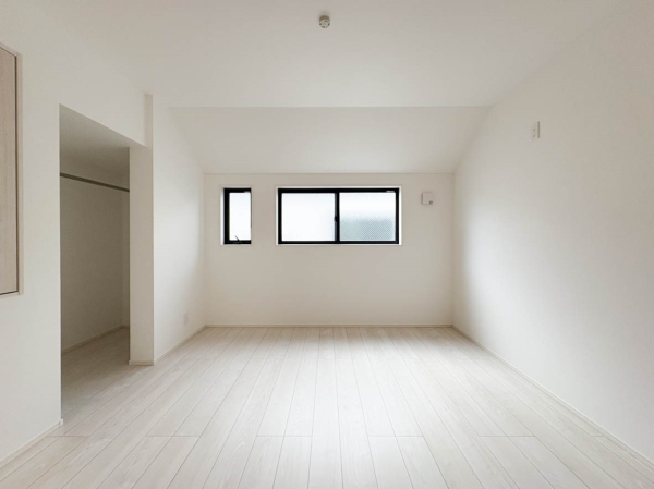 横浜市中区本郷町３丁目　新築一戸建て