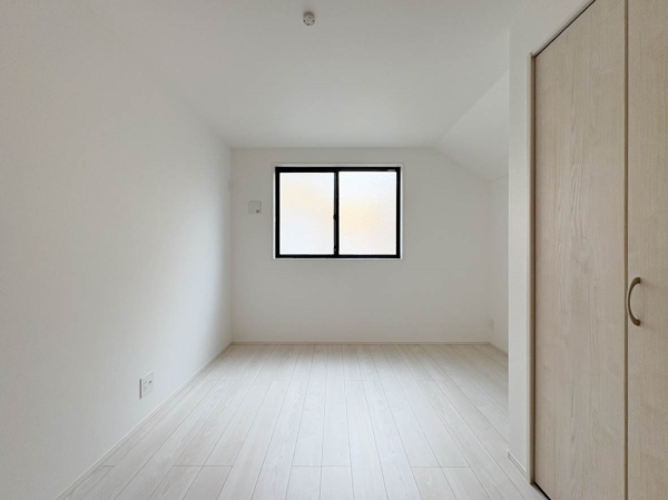 横浜市中区本郷町３丁目　新築一戸建て