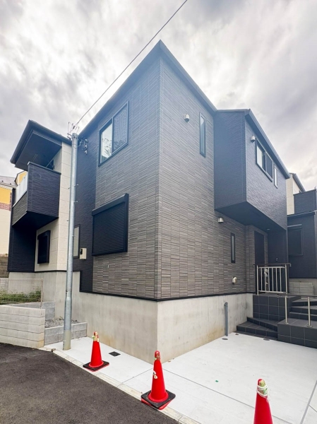 横浜市中区本郷町３丁目　新築一戸建て