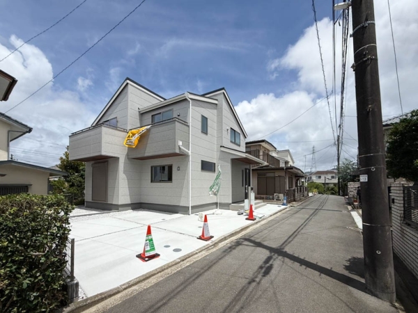 横浜市南区別所中里台　新築一戸建て