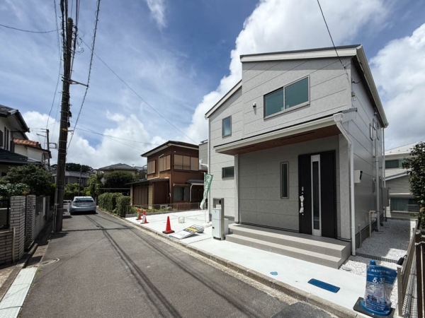 横浜市南区別所中里台　新築一戸建て