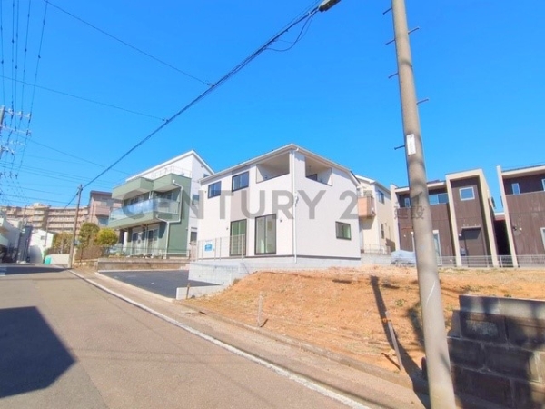 横浜市青葉区さつきが丘　新築一戸建て