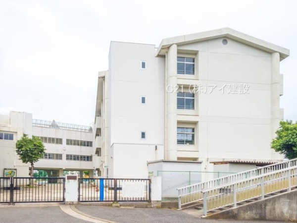 横浜市金沢区富岡西３丁目の中古一戸建て(横浜市立小田小学校)