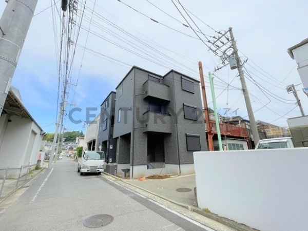 横浜市都筑区池辺町　新築一戸建て