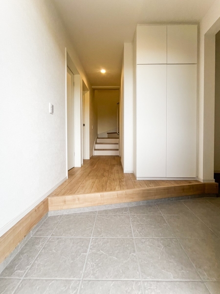 藤沢市大庭 新築一戸建て(玄関)