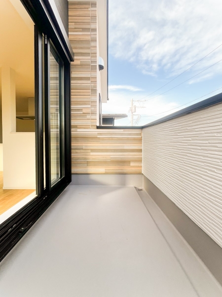 藤沢市大庭 新築一戸建て(バルコニー)