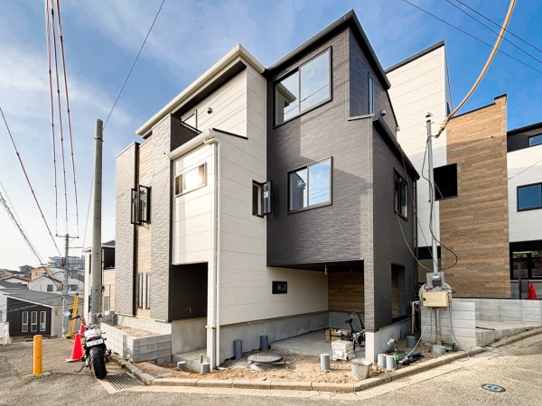 横浜市神奈川区栗田谷　新築一戸建て