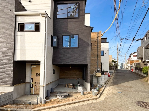 横浜市神奈川区栗田谷　新築一戸建て