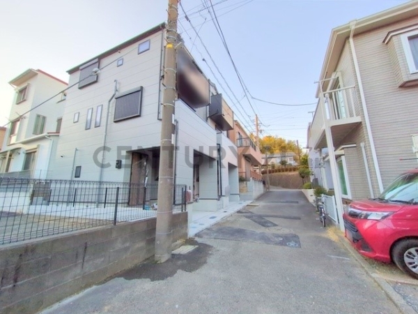 横浜市神奈川区松見町２丁目　新築一戸建て