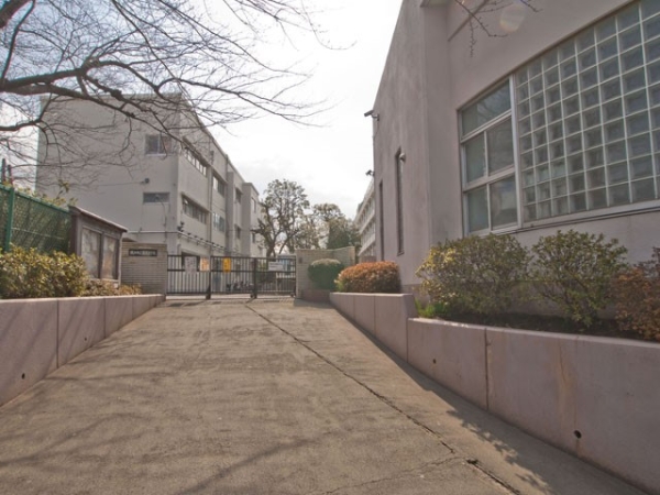 横浜市戸塚区汲沢町の中古一戸建て(横浜市立汲沢小学校)