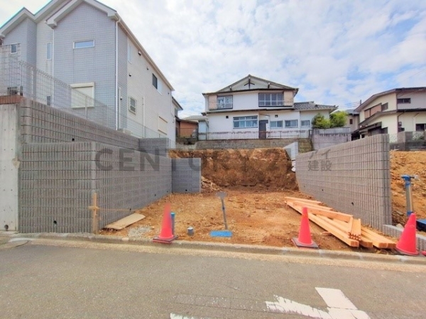 横浜市南区別所中里台　新築一戸建て