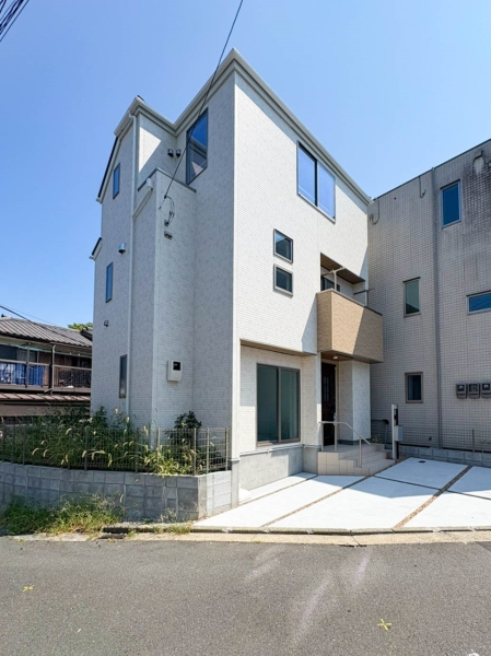 横浜市都筑区池辺町　新築一戸建て