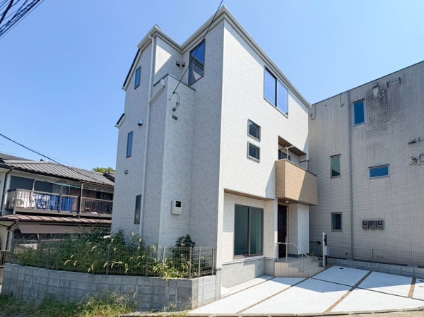 横浜市都筑区池辺町　新築一戸建て