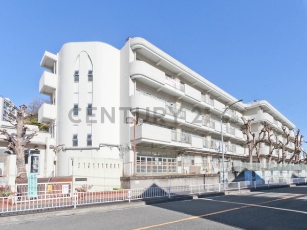 横浜市保土ケ谷区鎌谷町の土地(横浜市立宮谷小学校)
