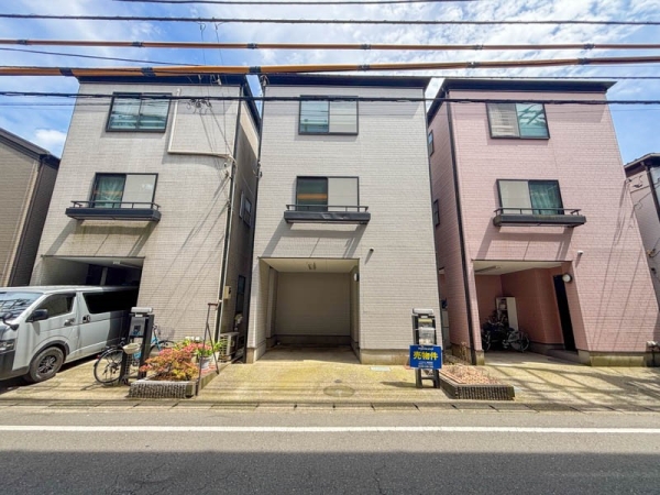 川崎市高津区北見方３丁目　中古一戸建て