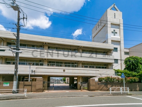 横浜市神奈川区白幡東町の中古一戸建て(横浜市立浦島丘中学校)