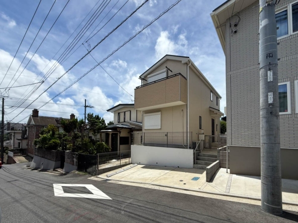 横浜市南区永田北３丁目　中古一戸建て