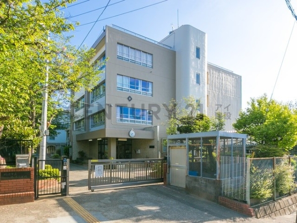 川崎市麻生区東百合丘1丁目の中古一戸建て(川崎市立長沢小学校)