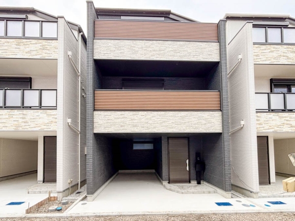 横浜市磯子区滝頭２丁目　新築一戸建て